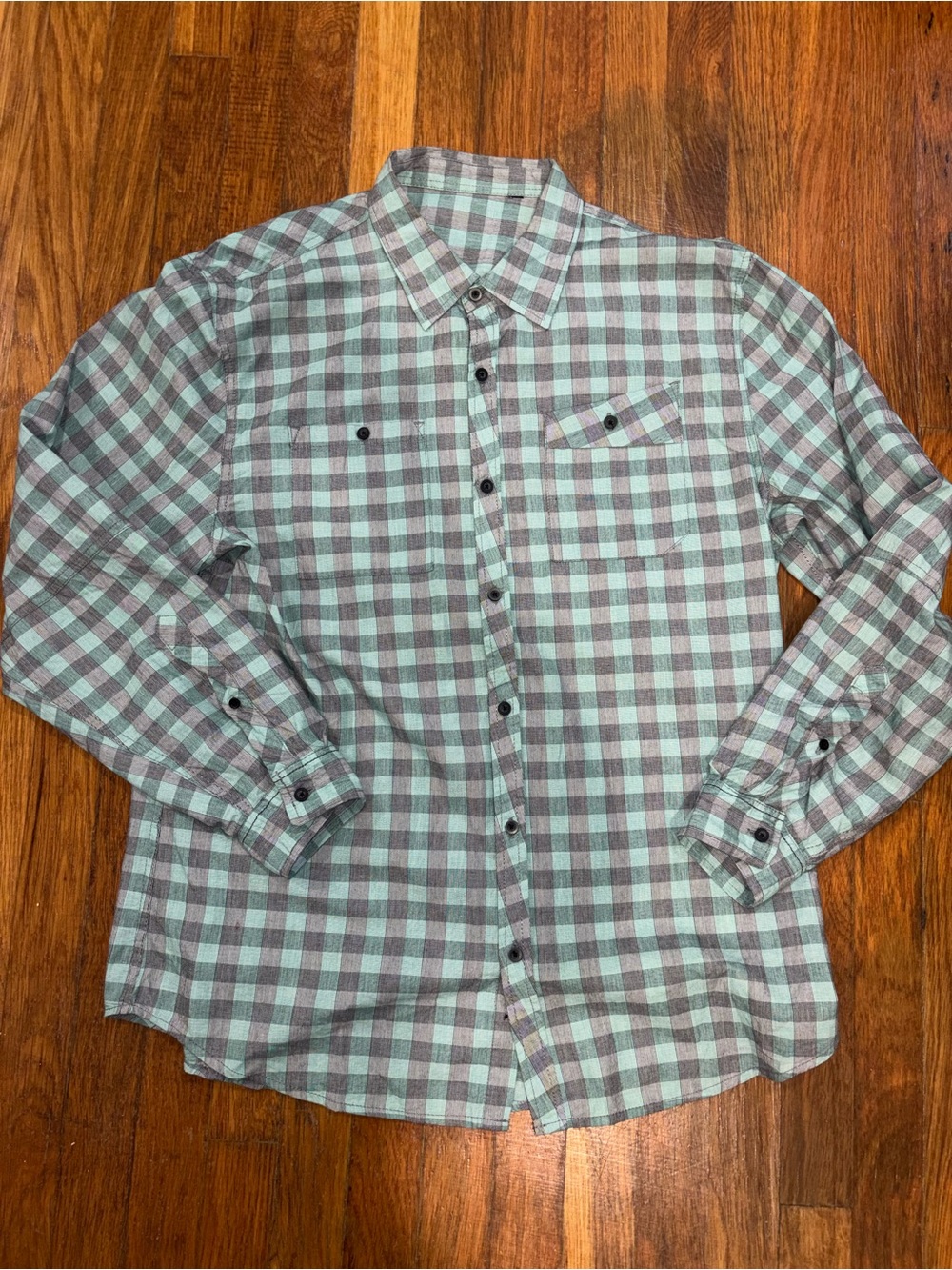 In great condition Men's Plaid Button-Up Shirt - Mint & Gray Sz:L